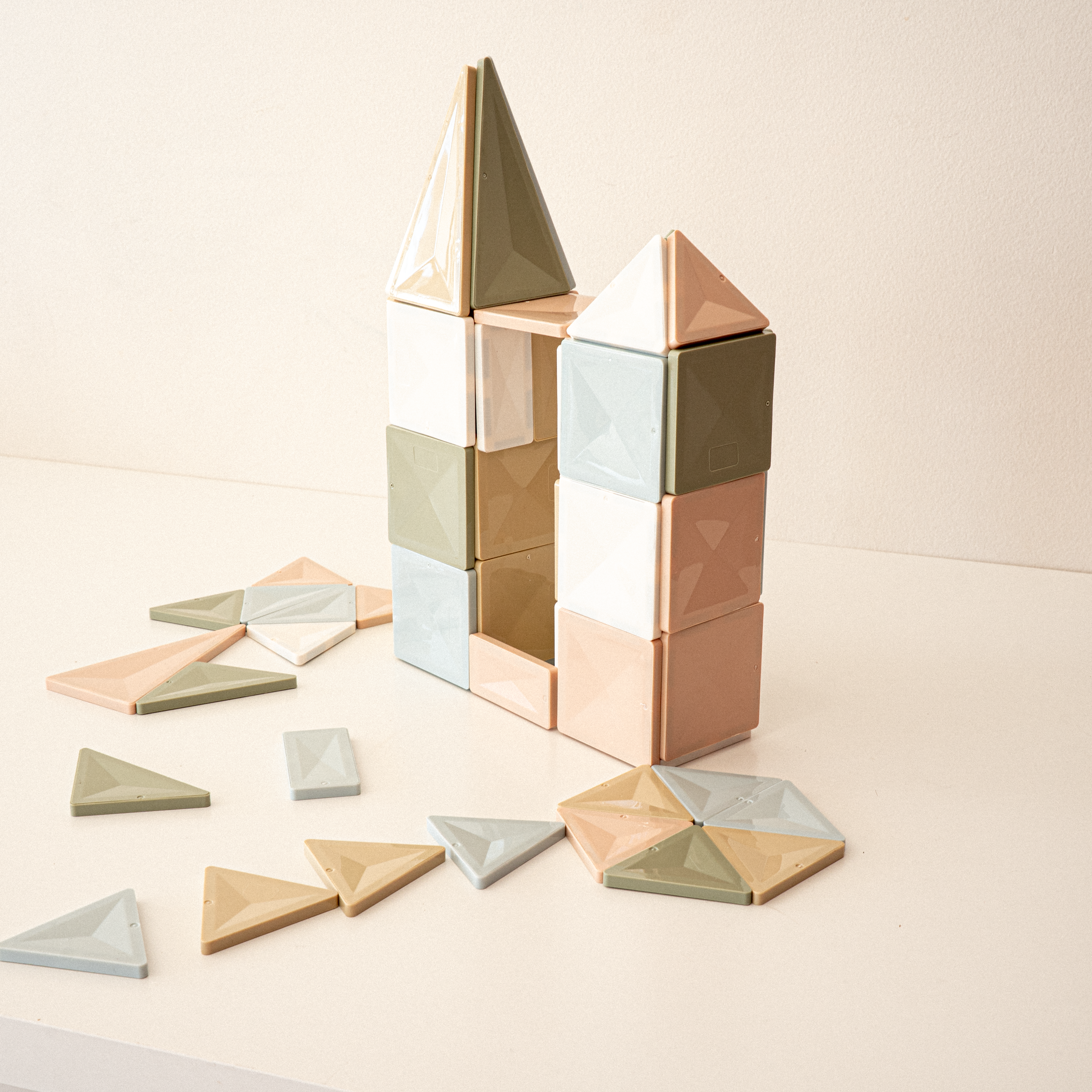 Magnetic Tile Play Set