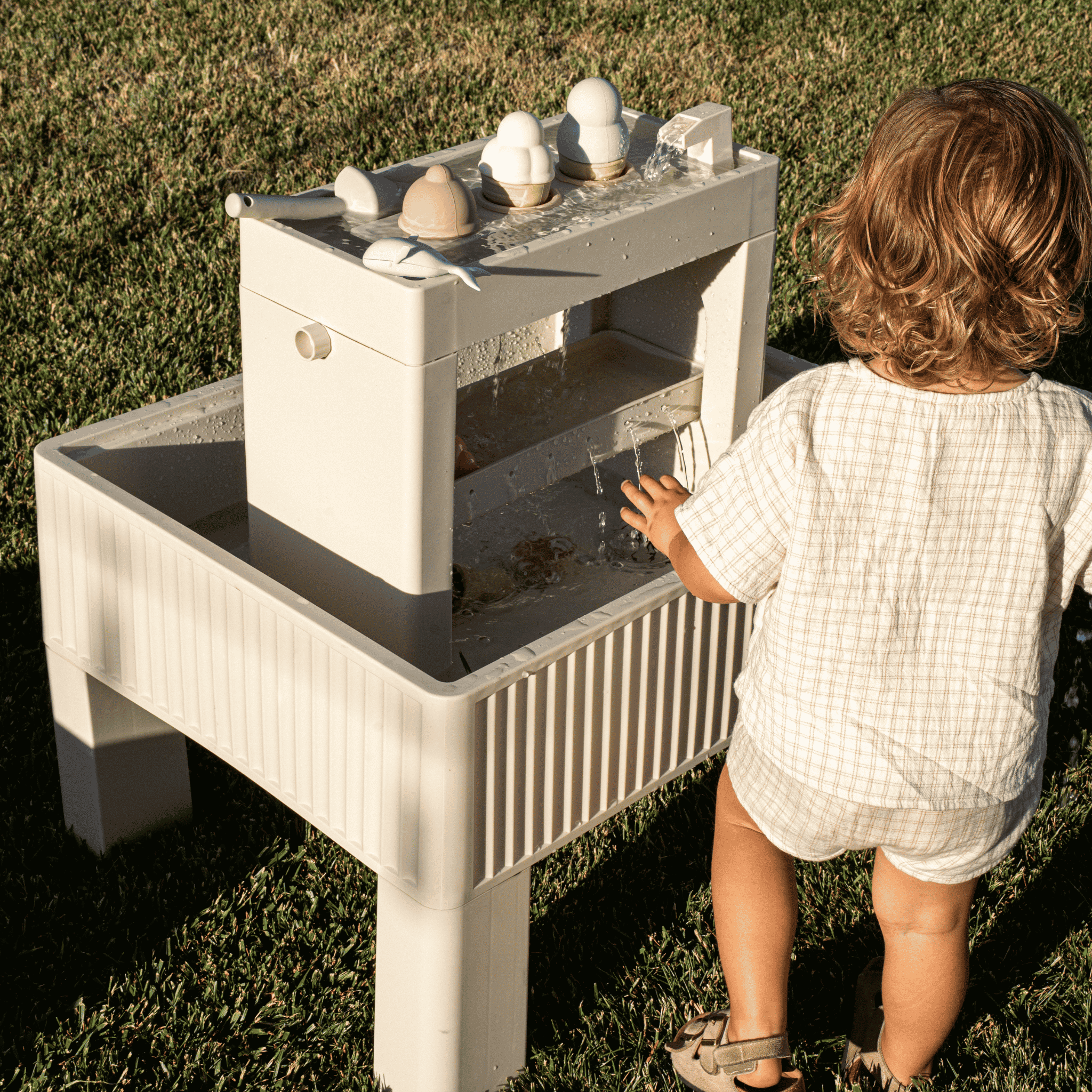 Splash & Play Table