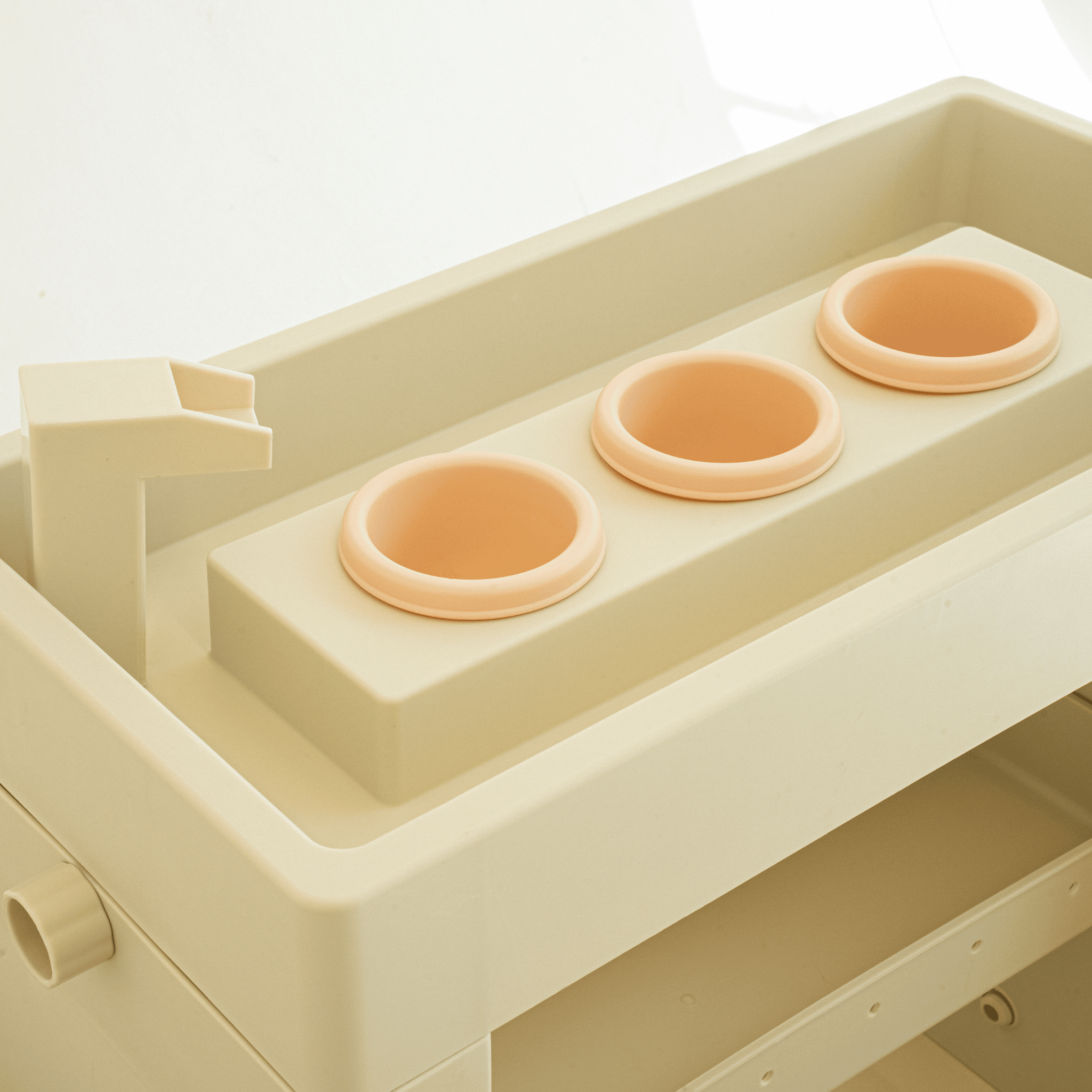 Splash & Play Table