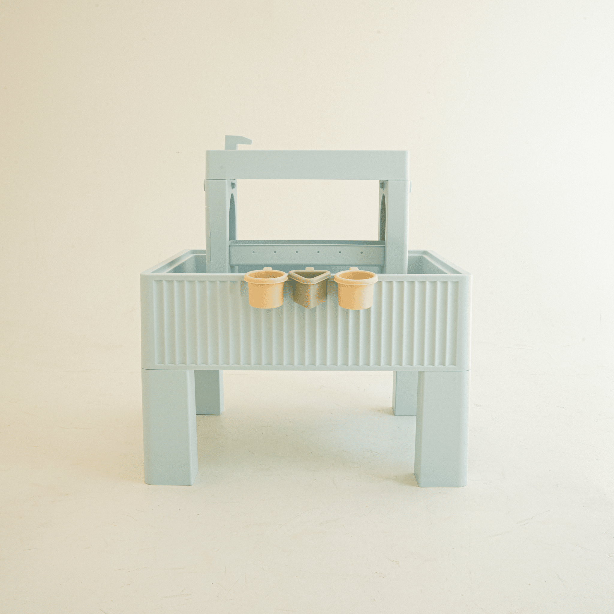 Splash & Play Table